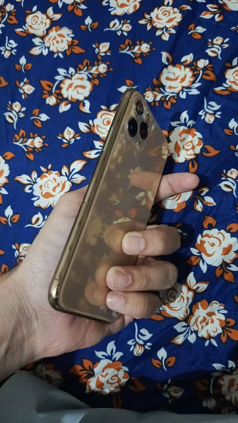Apple iPhone 11 Pro 3
