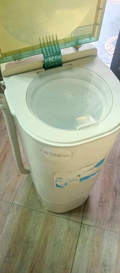 Used Haier spin dryer, in good condition