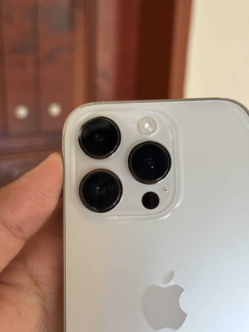 Apple iPhone 14 Pro 2