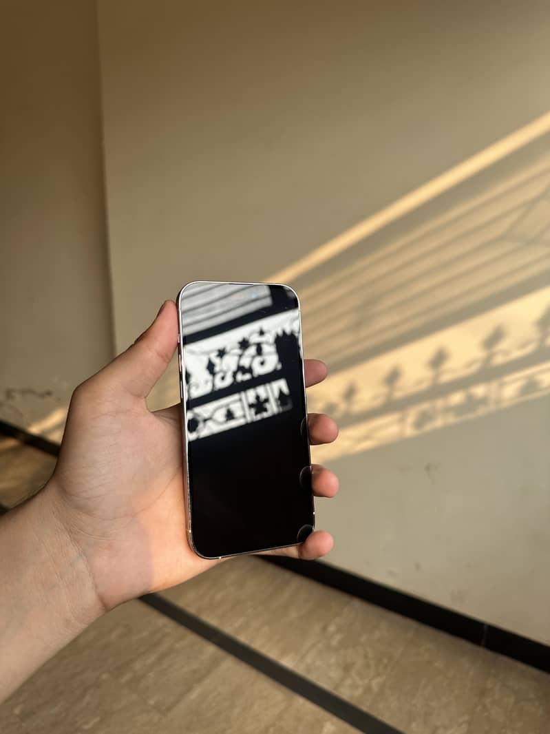 Apple iPhone 14 Pro 3