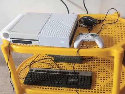 xbox one 512 gb with ultimate pass and controller