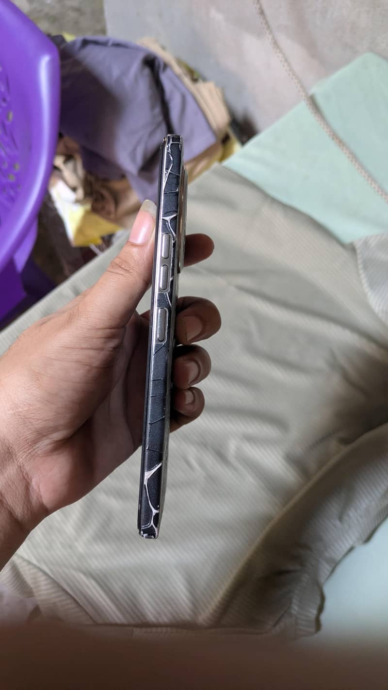 Tecno CAMON 30 1