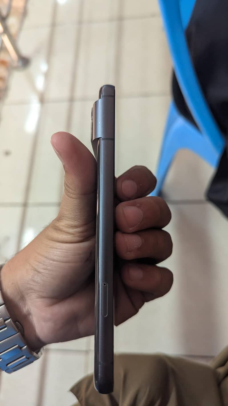 Google Pixel 8 4