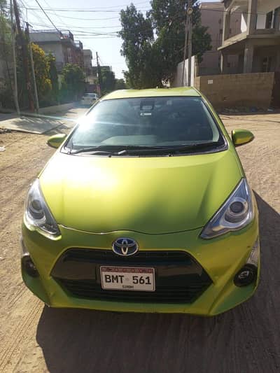 car rental Toyota aqua 2018