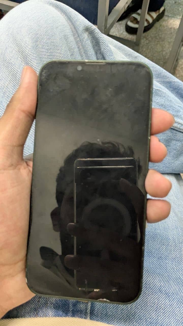 Apple iPhone 13 2