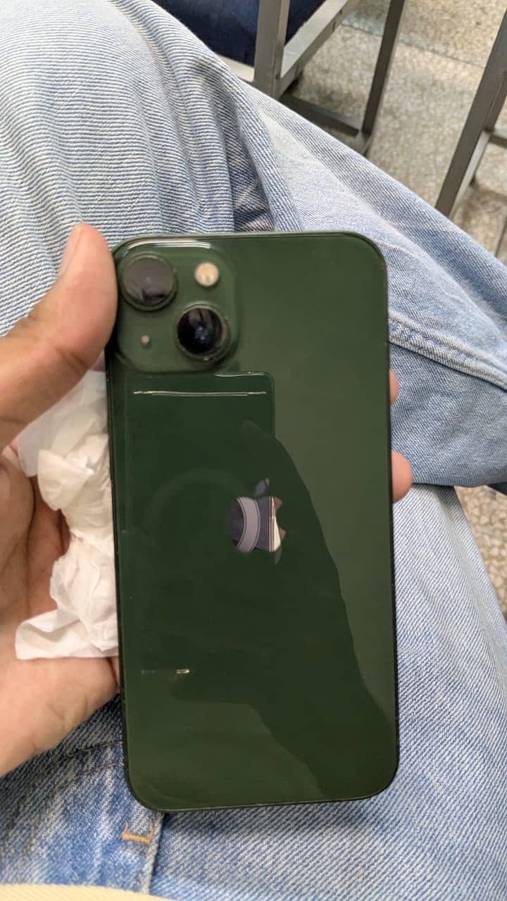 Apple iPhone 13 4