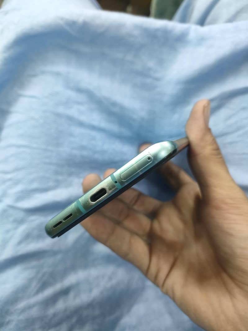 One Plus 8T 4
