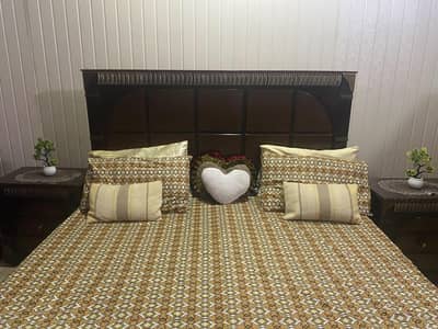solid wood bed set for sale urgent