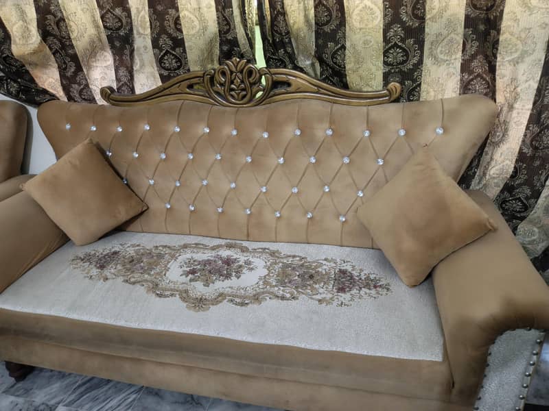 5 seater sofa with table 0