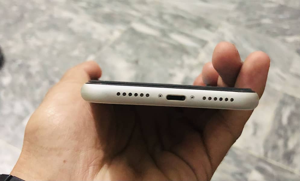 Apple iPhone 11 1