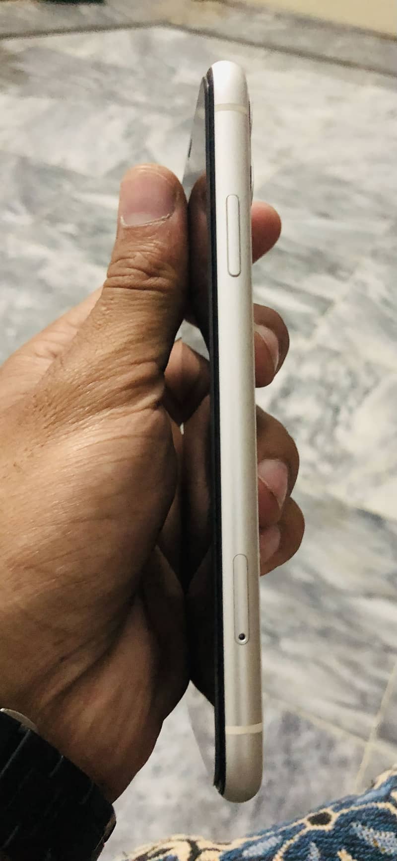 Apple iPhone 11 4