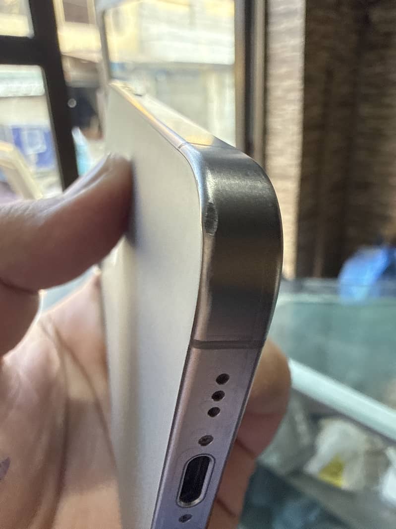 Apple iPhone 15 Pro 2