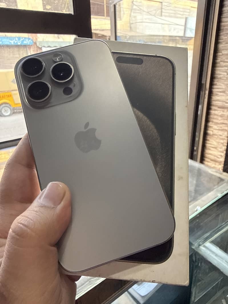 Apple iPhone 15 Pro 3