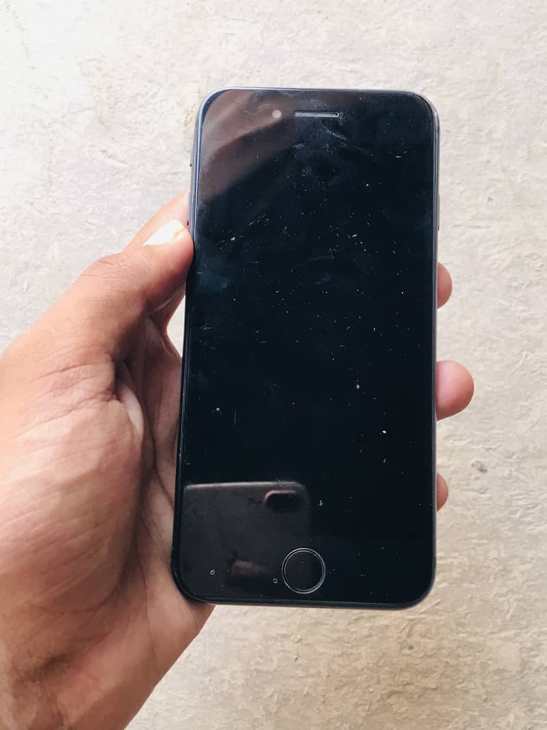 Apple iPhone 8 1