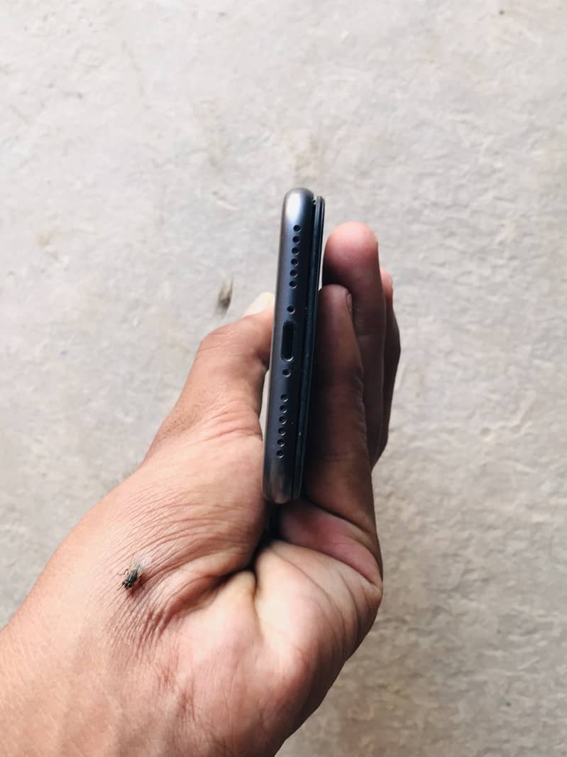 Apple iPhone 8 4