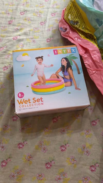 baby swimming pool medium size new hai not used with box hai