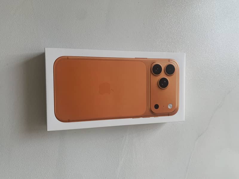 Apple iPhone 17 Pro Max 4