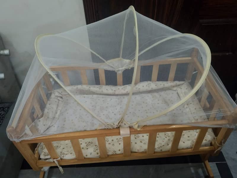 Baby cot plus swing 1