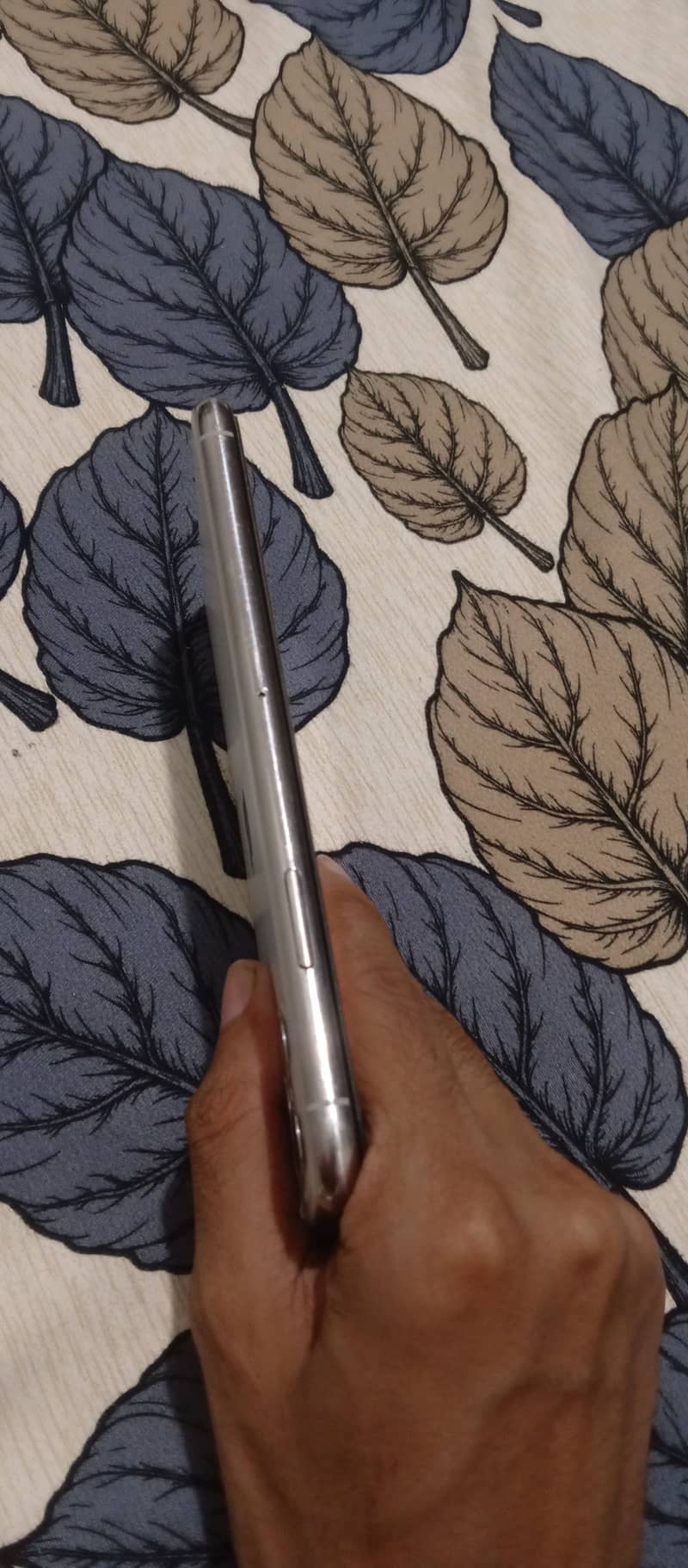 Apple iPhone 11 Pro Max 2