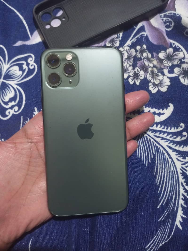 Apple iPhone 11 Pro 4