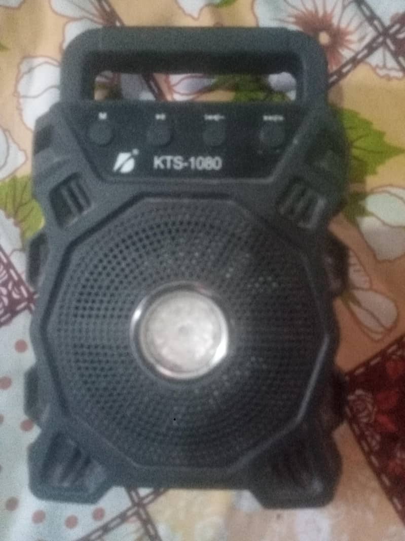 700 700 . 0