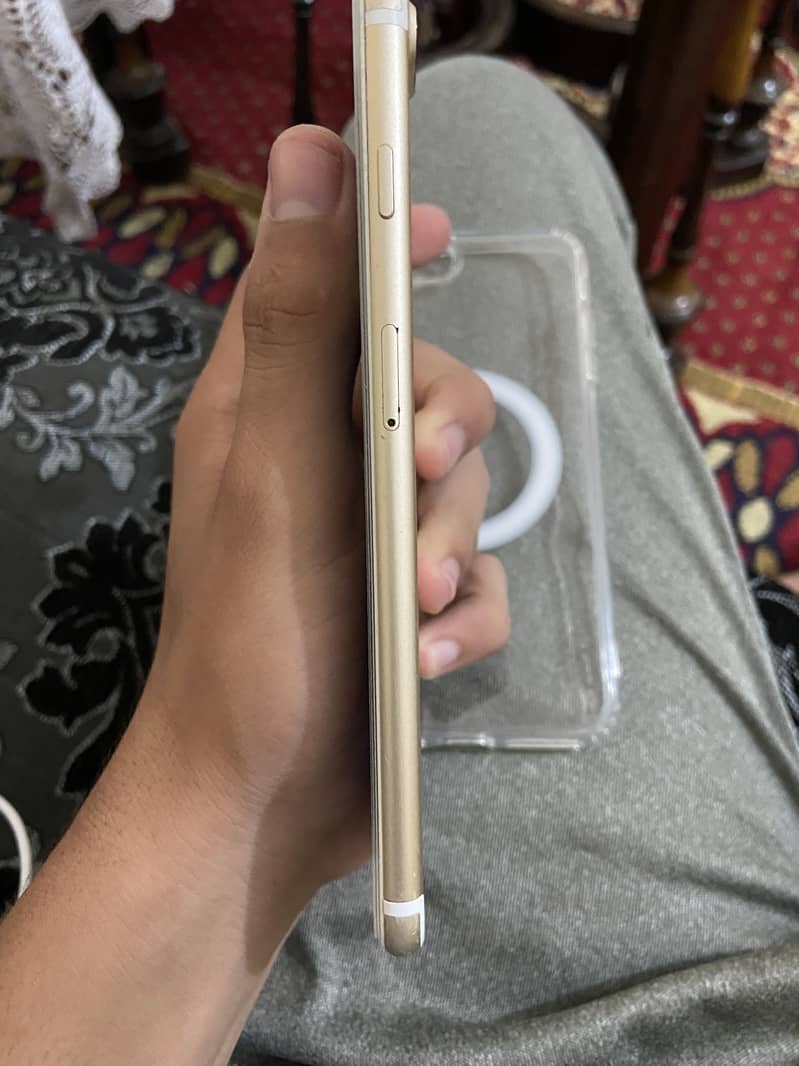Apple iPhone 7 Plus 2