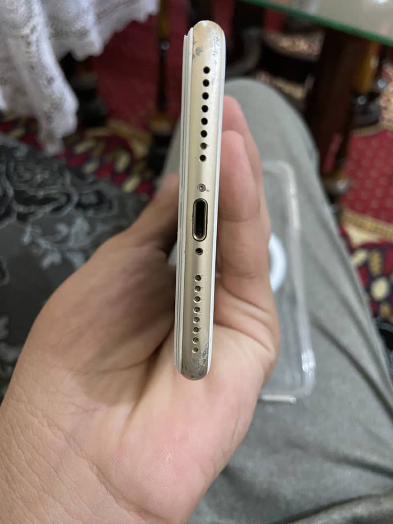 Apple iPhone 7 Plus 5