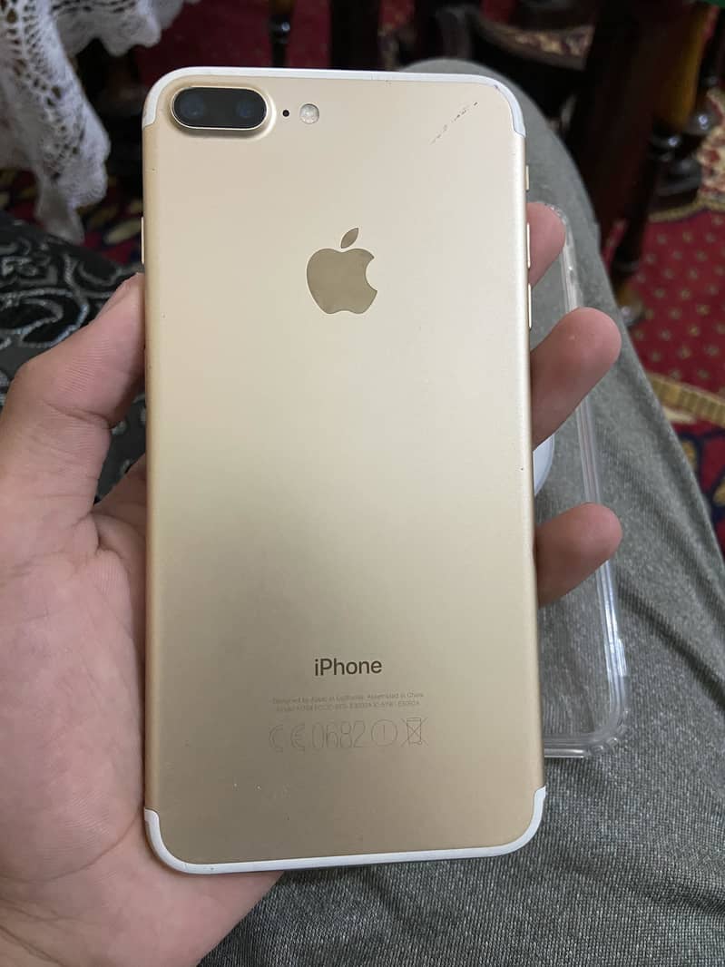 Apple iPhone 7 Plus 6