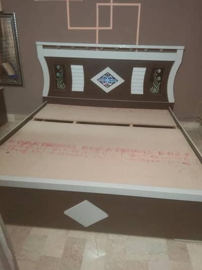 king saiz bed and Dreesing 25000 cont 0304 2509791