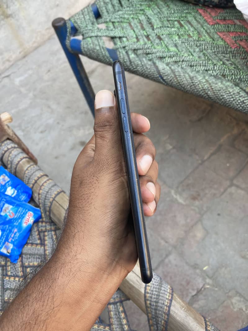 Apple iPhone 7 Plus 1