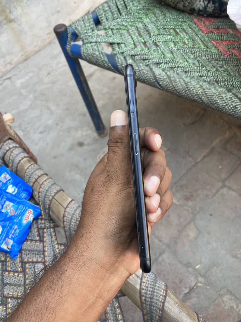 Apple iPhone 7 Plus 2