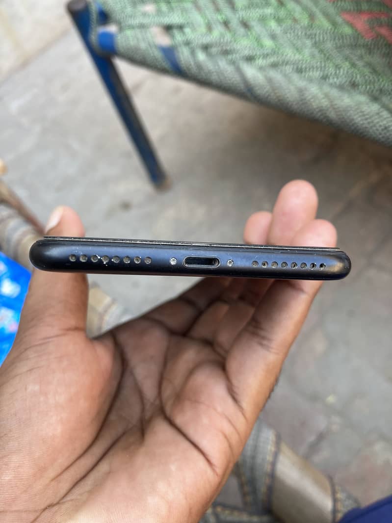 Apple iPhone 7 Plus 4