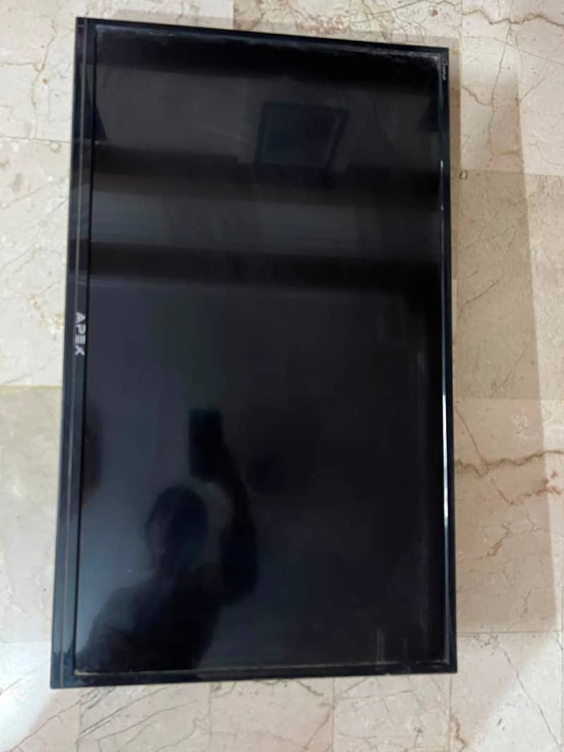 Simple LED TV 1