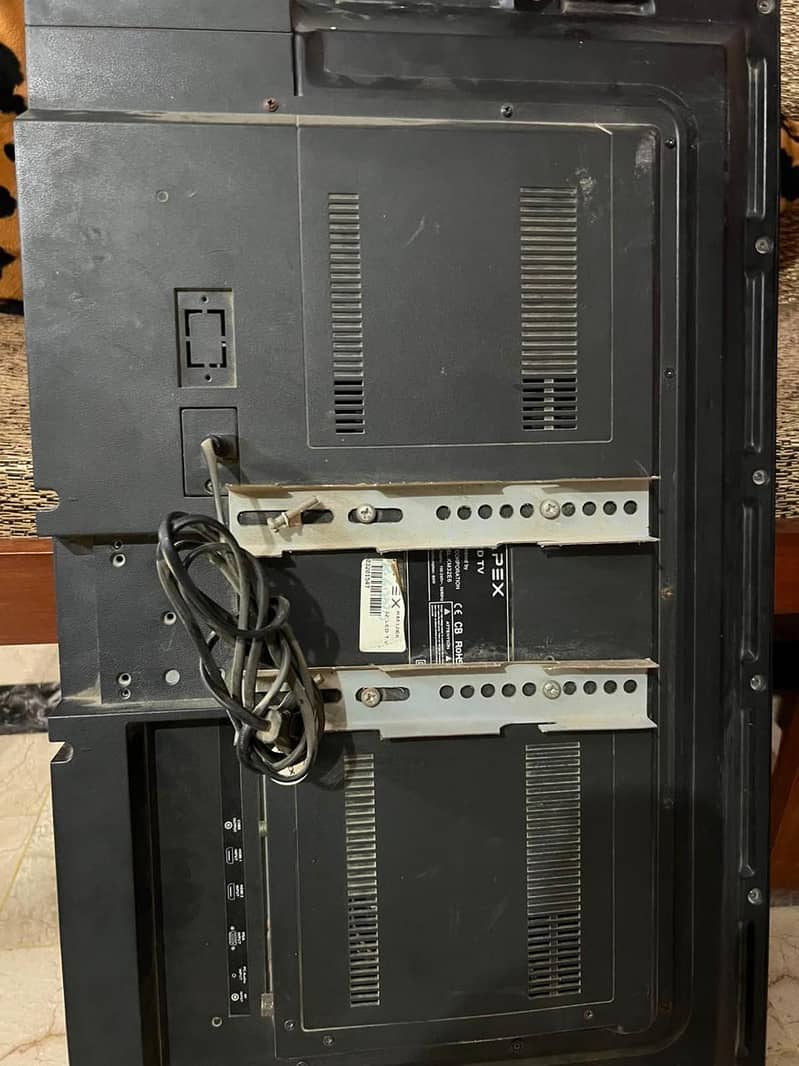 Simple LED TV 2