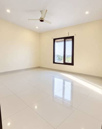 FOR RENT: BRAND NEW 100 SQ YD 4-BEDROOM BUNGALOW WITH BASEMENT ZONE B, DHA PHASE 8, KARACHI