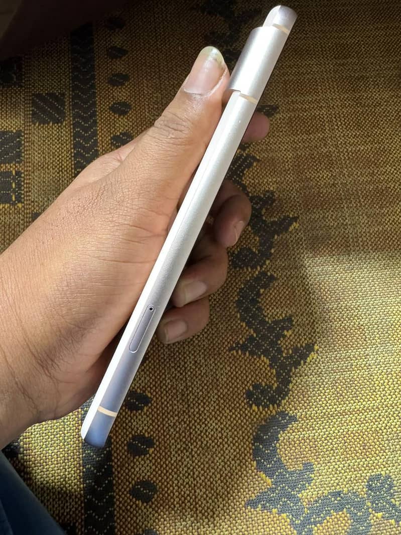 Google Pixel 8 2