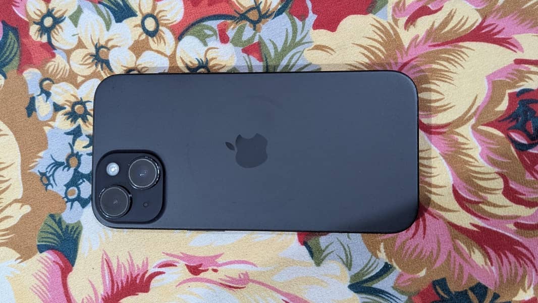 Apple iPhone 15 2