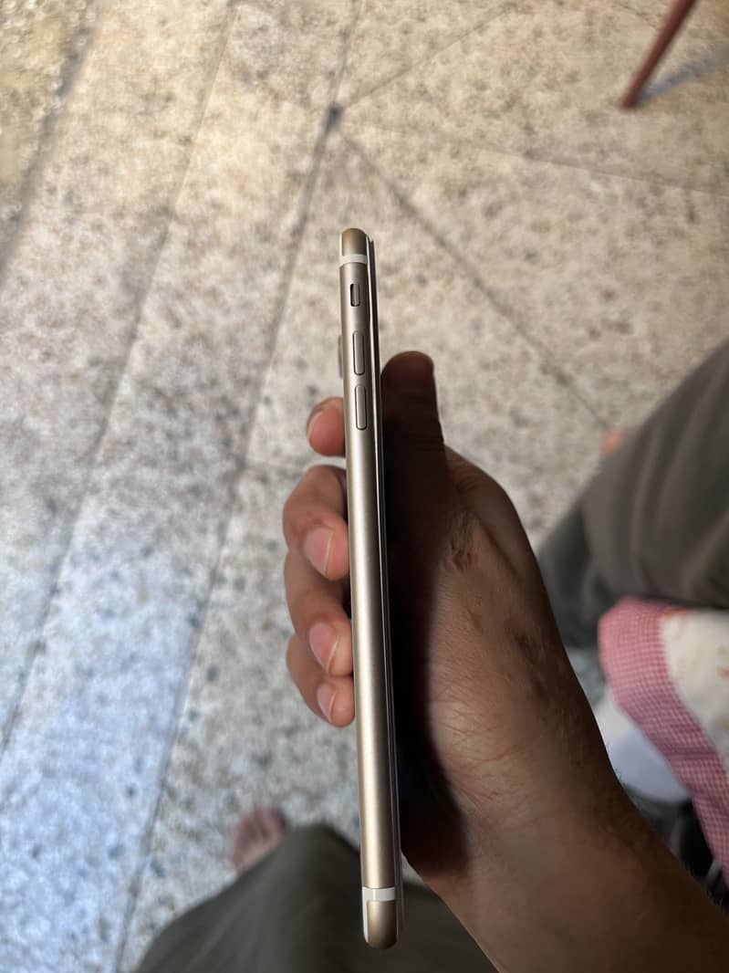 Apple iPhone 7 Plus 0