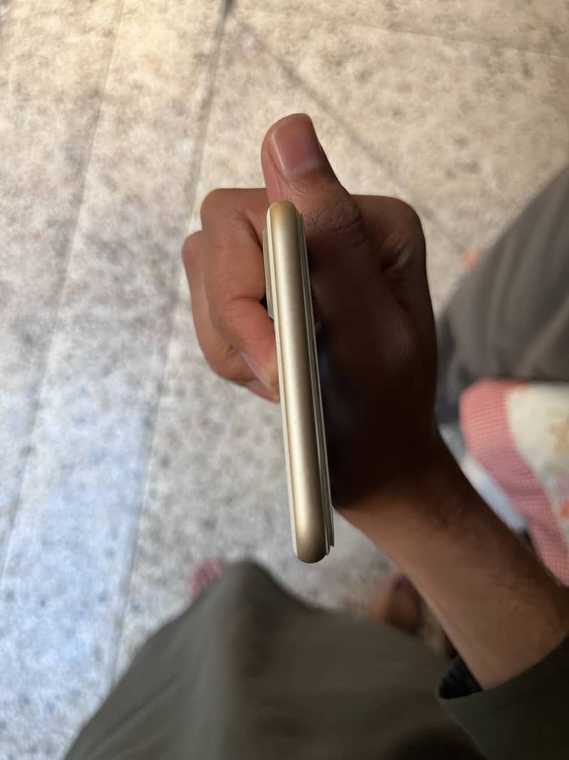 Apple iPhone 7 Plus 2