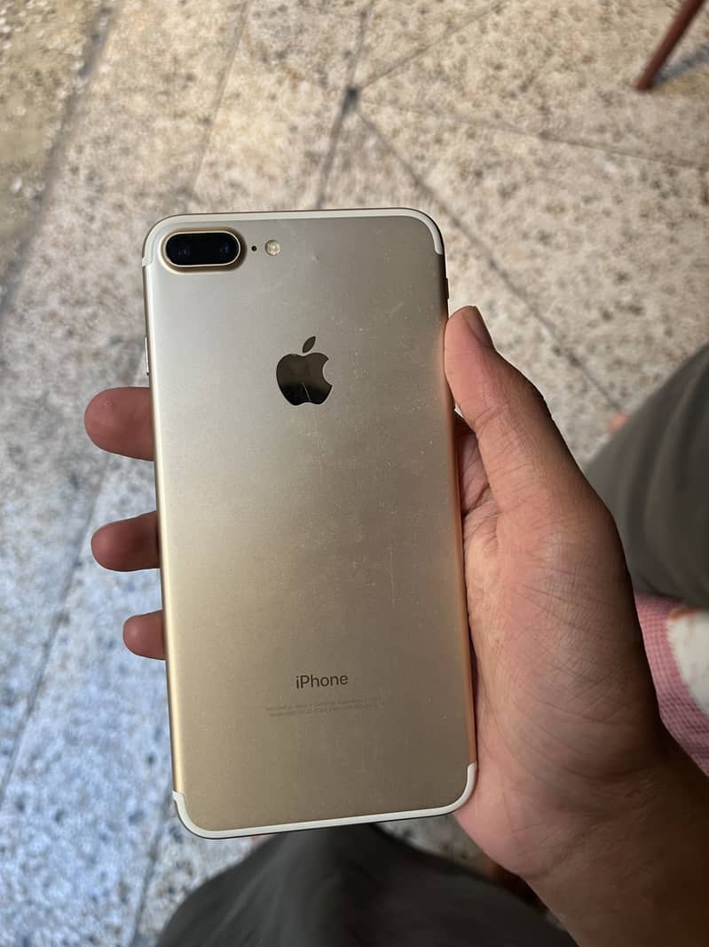 Apple iPhone 7 Plus 5