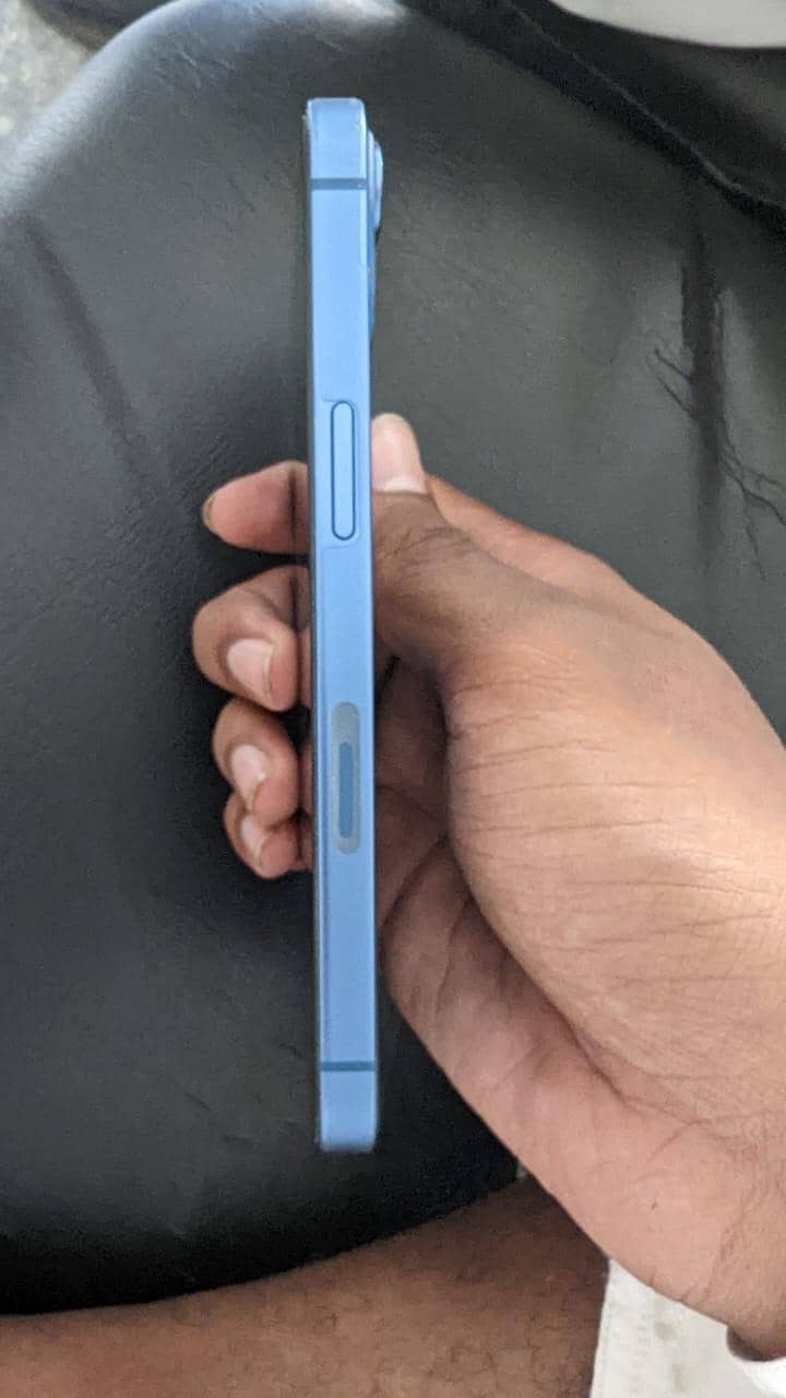Apple iPhone 13 2