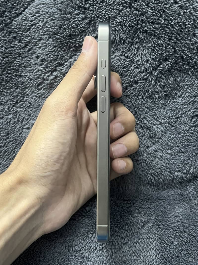 IPhone 15 Pro Max 3
