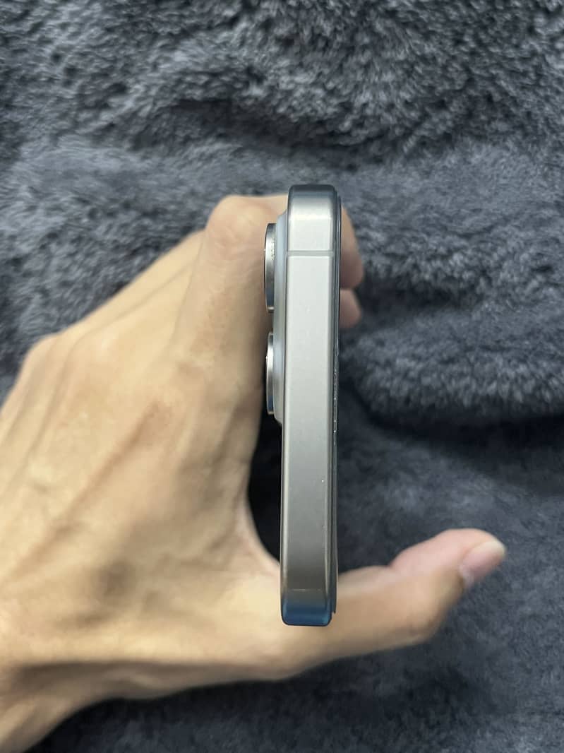 IPhone 15 Pro Max 4