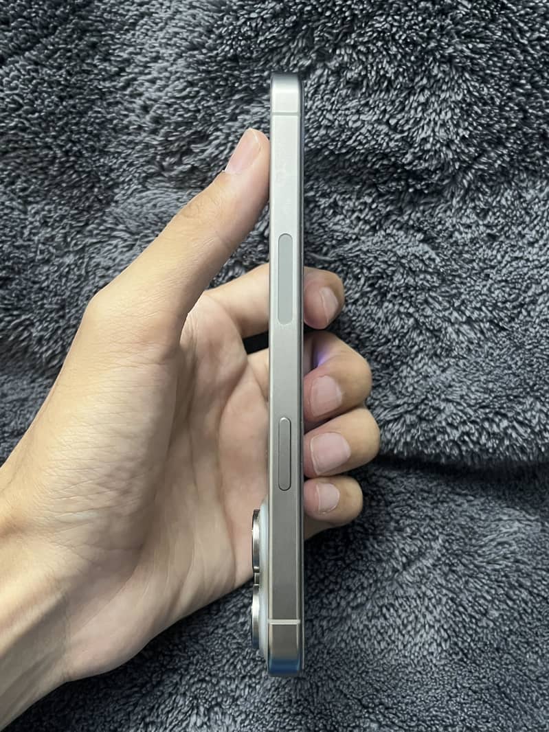 IPhone 15 Pro Max 6
