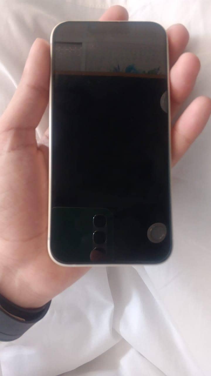 Apple iPhone 13 1