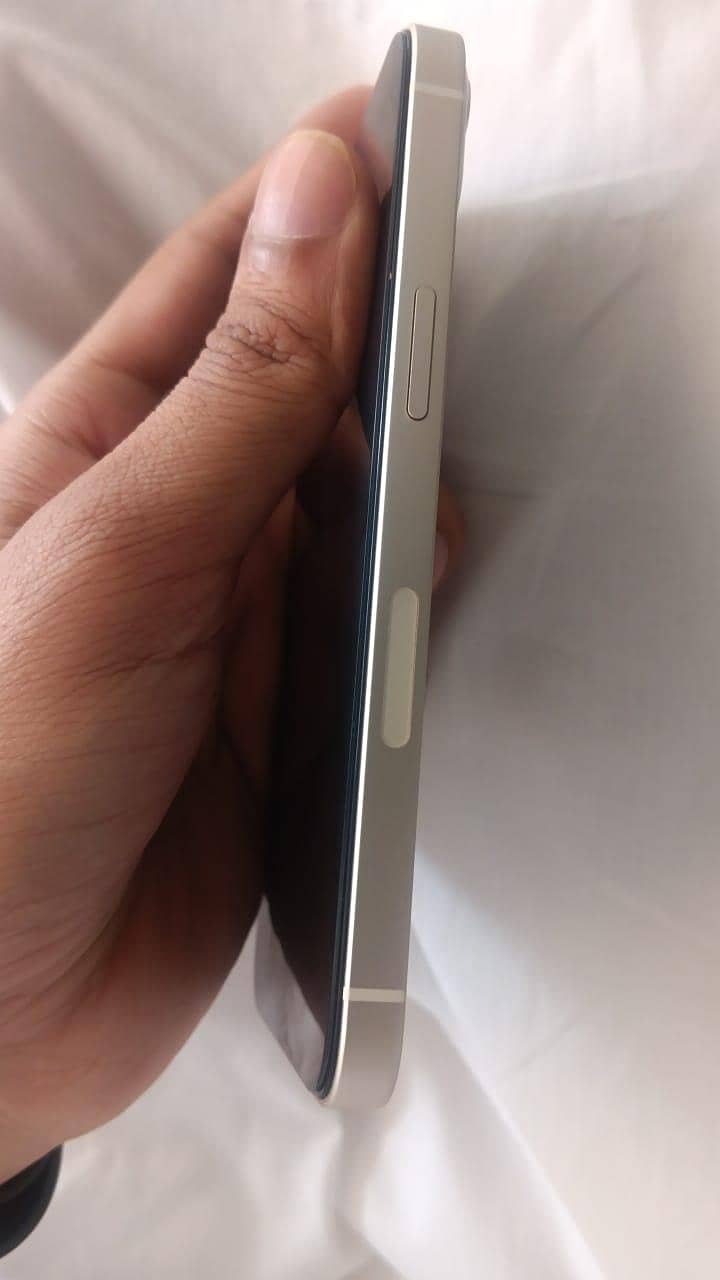 Apple iPhone 13 3