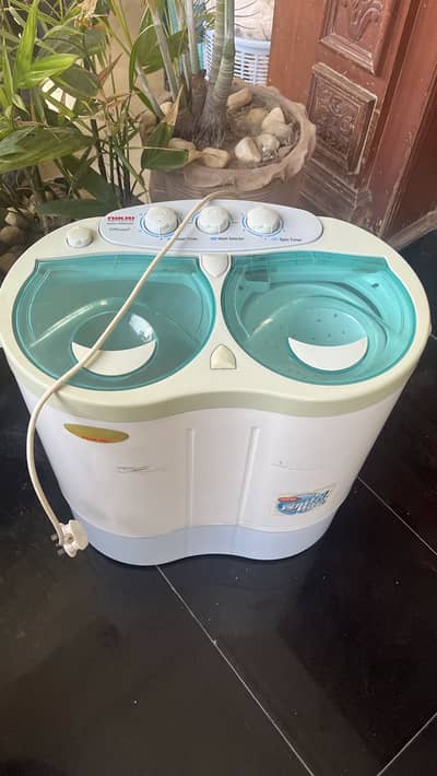 NIKAI 2.5 kg washing machine and spinner