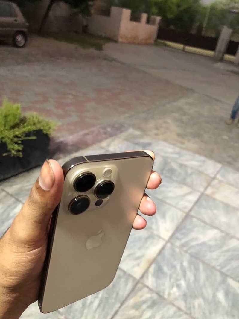 Apple iPhone 14 Pro Max 3
