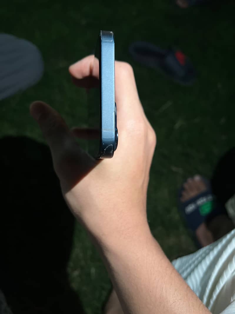Apple iPhone 13 4