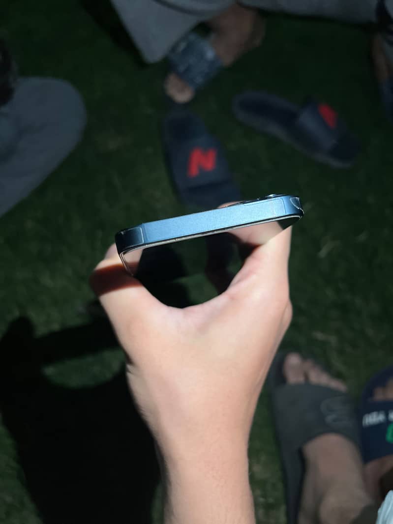 Apple iPhone 13 7